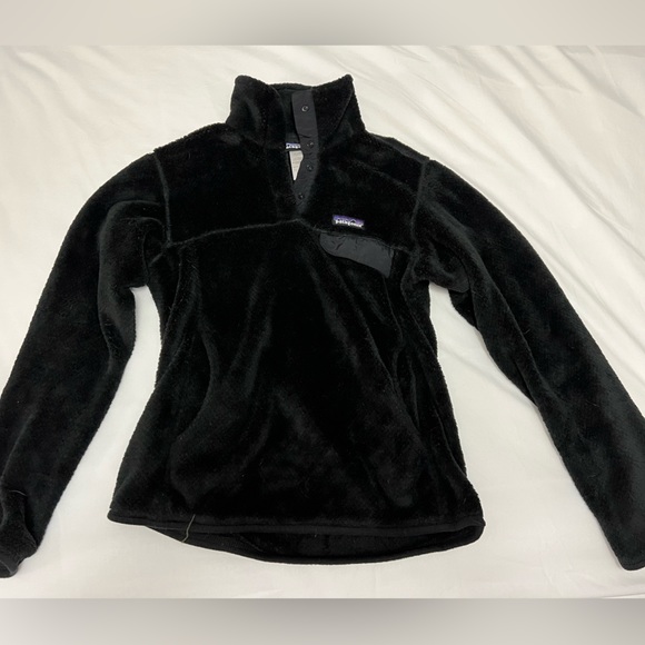 Black, women’s Patagonia pullover! - Picture 2 of 4